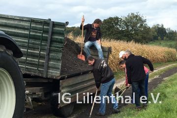 Es wird geschaufelt Es wird geschaufelt